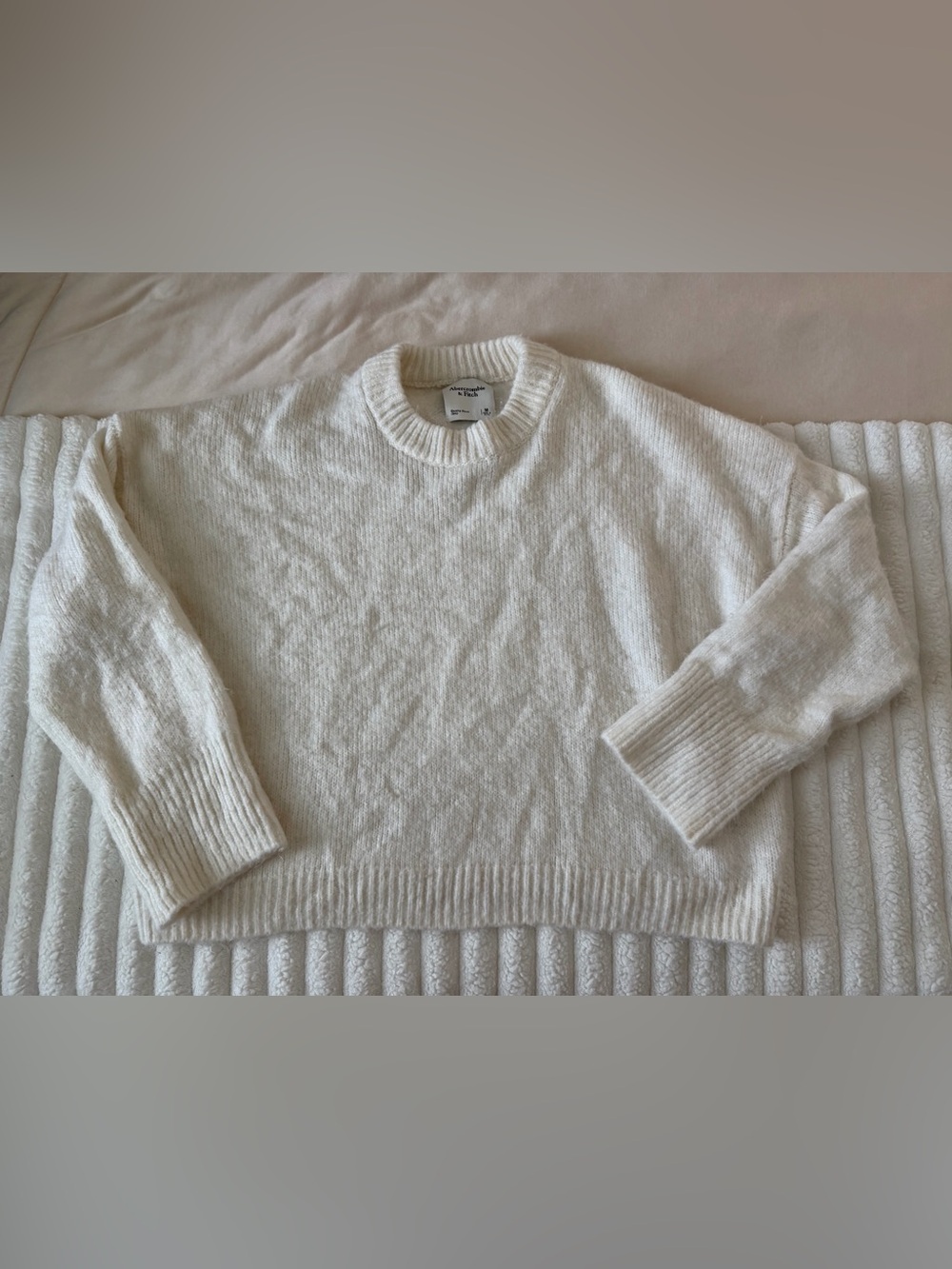 Abercrombie & Fitch Off-White Crewneck Knit Sweater